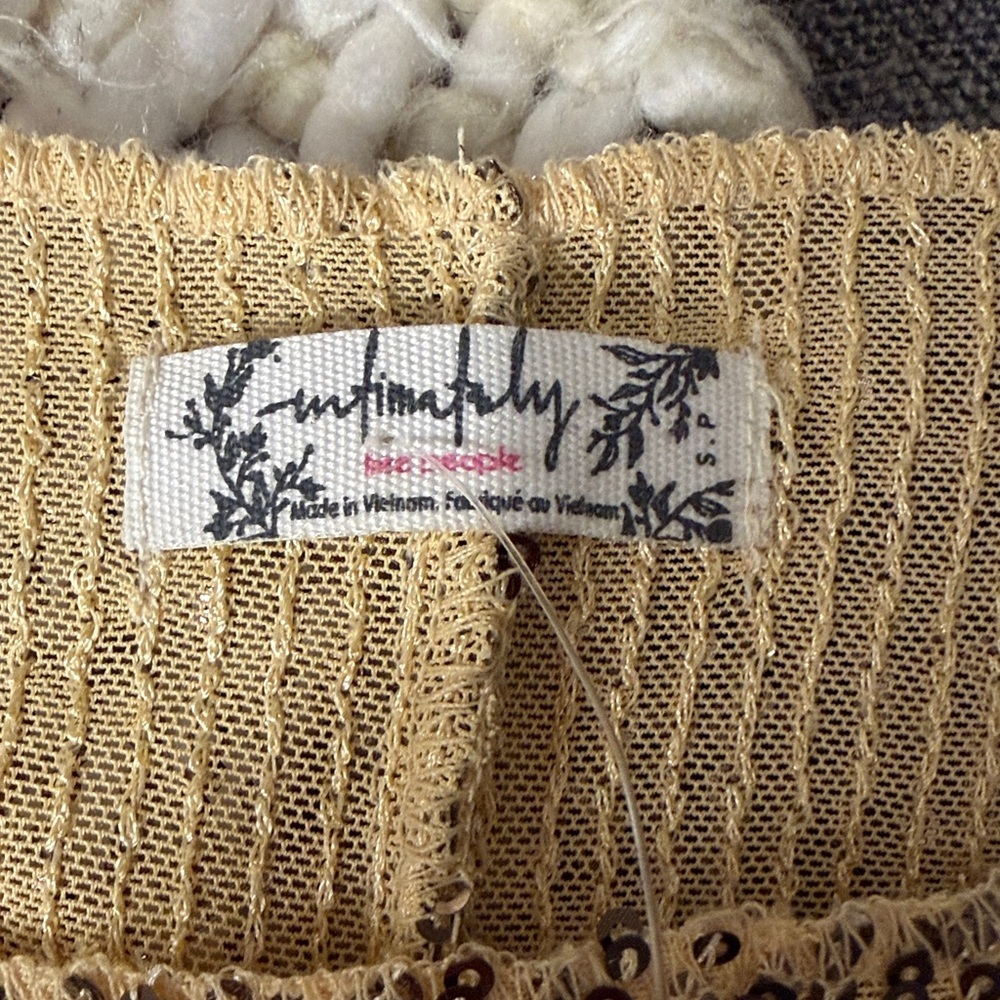 Free People Gold Sequin Long Sleeve Top Size S NWT - Picture 8 of 8